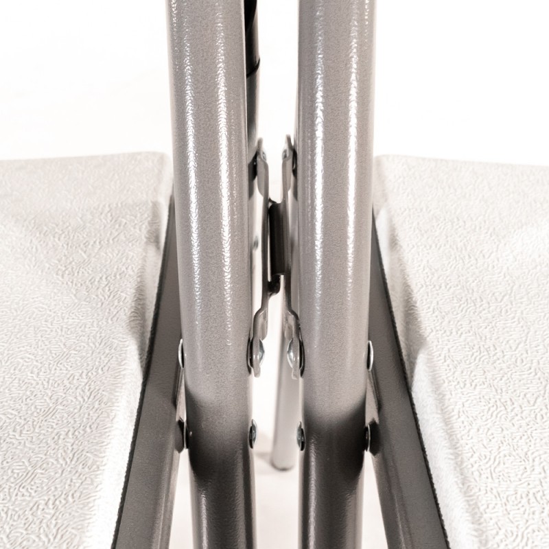 chaise polypro assemblabe