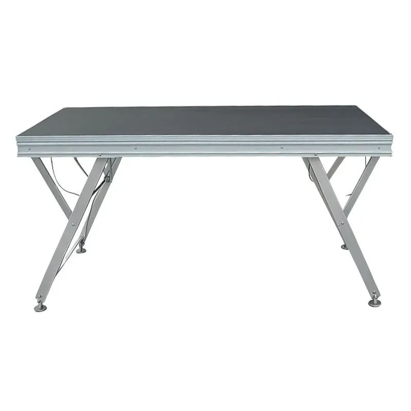 Praticable de scène modulable et réglable en hauteur